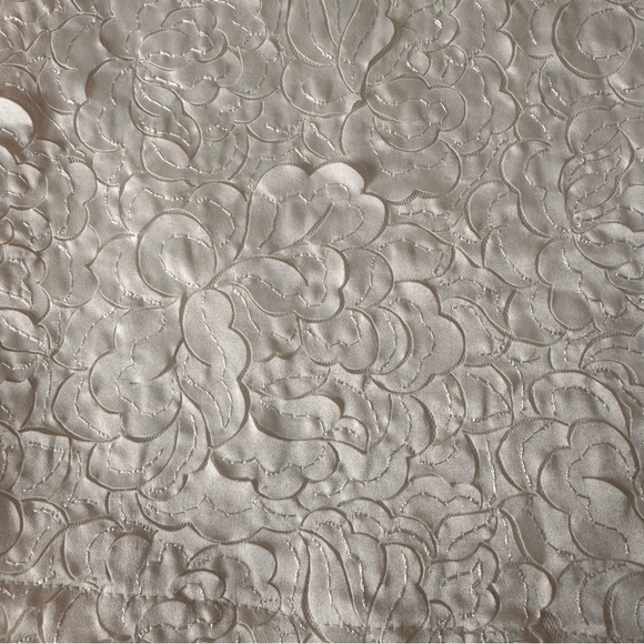 Baby Gap Ribbon Rose Embroidered Dress White Special Occasion Size 4T - Picture 4 of 8